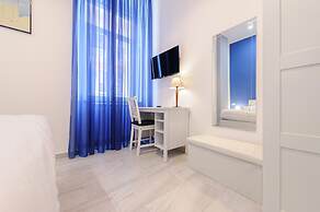 Via Aniello Falcone 72b