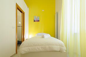 Via Aniello Falcone 72b