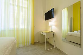 Via Aniello Falcone 72b