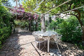 Giardino Segreto - Via Foria 216 Ammezzato