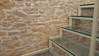 Fabulous Stone House and Large Natural Pool