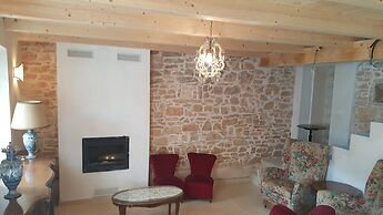 Fabulous Stone House and Large Natural Pool