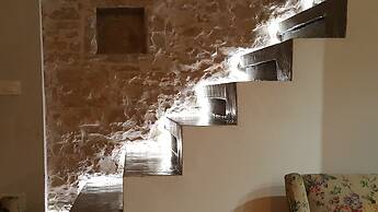 Fabulous Stone House and Large Natural Pool