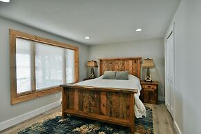 Spruce Haven 3 Bedroom Home by RedAwning