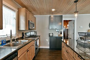 Spruce Haven 3 Bedroom Home by RedAwning