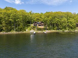 Spruce Haven 3 Bedroom Home by RedAwning