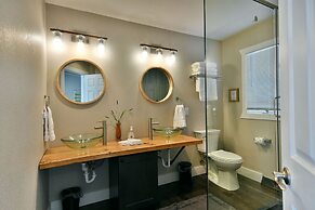 Spruce Haven 3 Bedroom Home by RedAwning