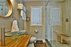 Spruce Haven 3 Bedroom Home by RedAwning