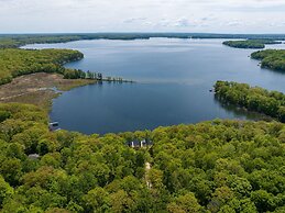 Spruce Haven 3 Bedroom Home by RedAwning