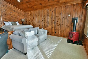 Spruce Haven 3 Bedroom Home by RedAwning