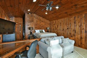 Spruce Haven 3 Bedroom Home by RedAwning