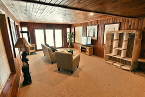 Spruce Haven 3 Bedroom Home by RedAwning