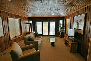 Spruce Haven 3 Bedroom Home by RedAwning