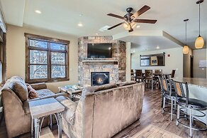 Condos Off Main 15 4 Bedroom Condo by RedAwning