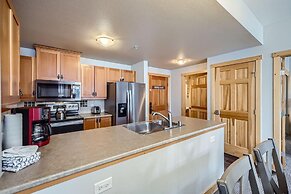 Passage Point 319 2 Bedroom Condo by RedAwning