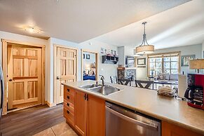 Passage Point 319 2 Bedroom Condo by RedAwning