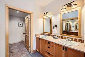 Passage Point 319 2 Bedroom Condo by RedAwning