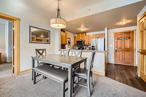 Passage Point 319 2 Bedroom Condo by RedAwning