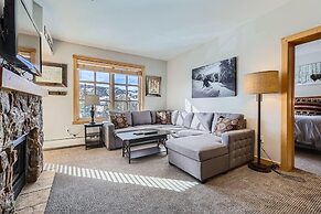 Passage Point 319 2 Bedroom Condo by RedAwning