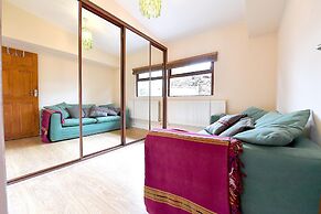 Gorgeous 3BD Cottage in the Heart of Guildford