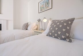 Bonheur, 16 Bartholomew Green, Southwold