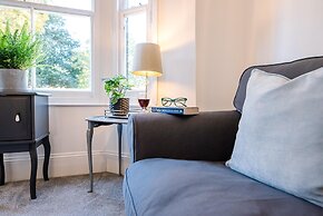 Bonheur, 16 Bartholomew Green, Southwold