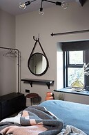 6 Star Unique & Gorgeous Cottage - Bridge Cottage