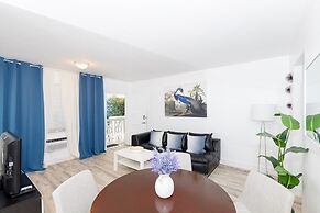 SOFI BEACH APARTMENT