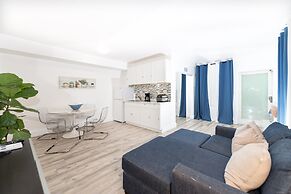 SOFI BEACH APARTMENT