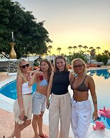 BLACK AMBER BOUTIQUE HOTEL