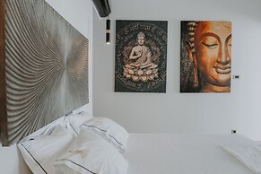 BLACK AMBER BOUTIQUE HOTEL