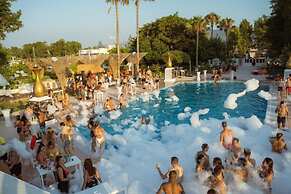 BLACK AMBER BOUTIQUE HOTEL