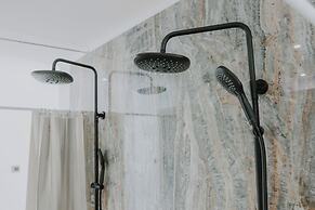 BLACK AMBER BOUTIQUE HOTEL