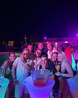 BLACK AMBER BOUTIQUE HOTEL