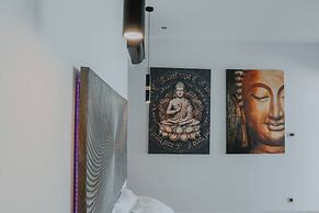 BLACK AMBER BOUTIQUE HOTEL