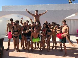 BLACK AMBER BOUTIQUE HOTEL