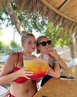 BLACK AMBER BOUTIQUE HOTEL