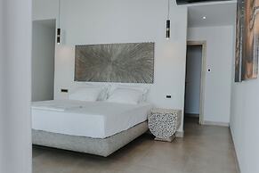 BLACK AMBER BOUTIQUE HOTEL