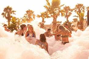 BLACK AMBER BOUTIQUE HOTEL