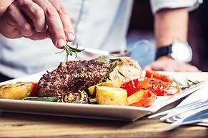 BLACK AMBER BOUTIQUE HOTEL