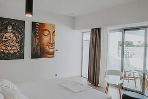 BLACK AMBER BOUTIQUE HOTEL