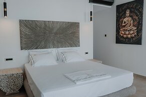 BLACK AMBER BOUTIQUE HOTEL