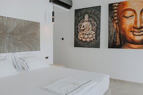 BLACK AMBER BOUTIQUE HOTEL