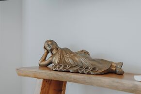 BLACK AMBER BOUTIQUE HOTEL