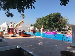 BLACK AMBER BOUTIQUE HOTEL