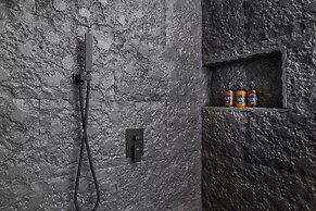 LALOON Luxury Suites - Adults Only