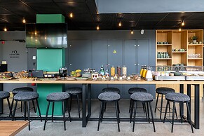 Best Western M-Treize Paris Asnieres