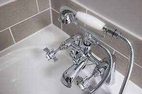 Cosy, Tranquil, Fully Equipped & Beautiful Garden