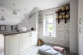 Cosy, Tranquil, Fully Equipped & Beautiful Garden