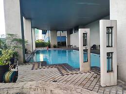 GOTOPHI at Renaissance 3000 BGC